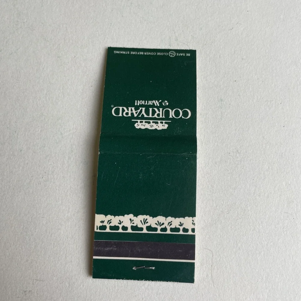 Vintage Marriott Courtyard‎ Hotel Matchbook NEW Unstruck Matches Collectible